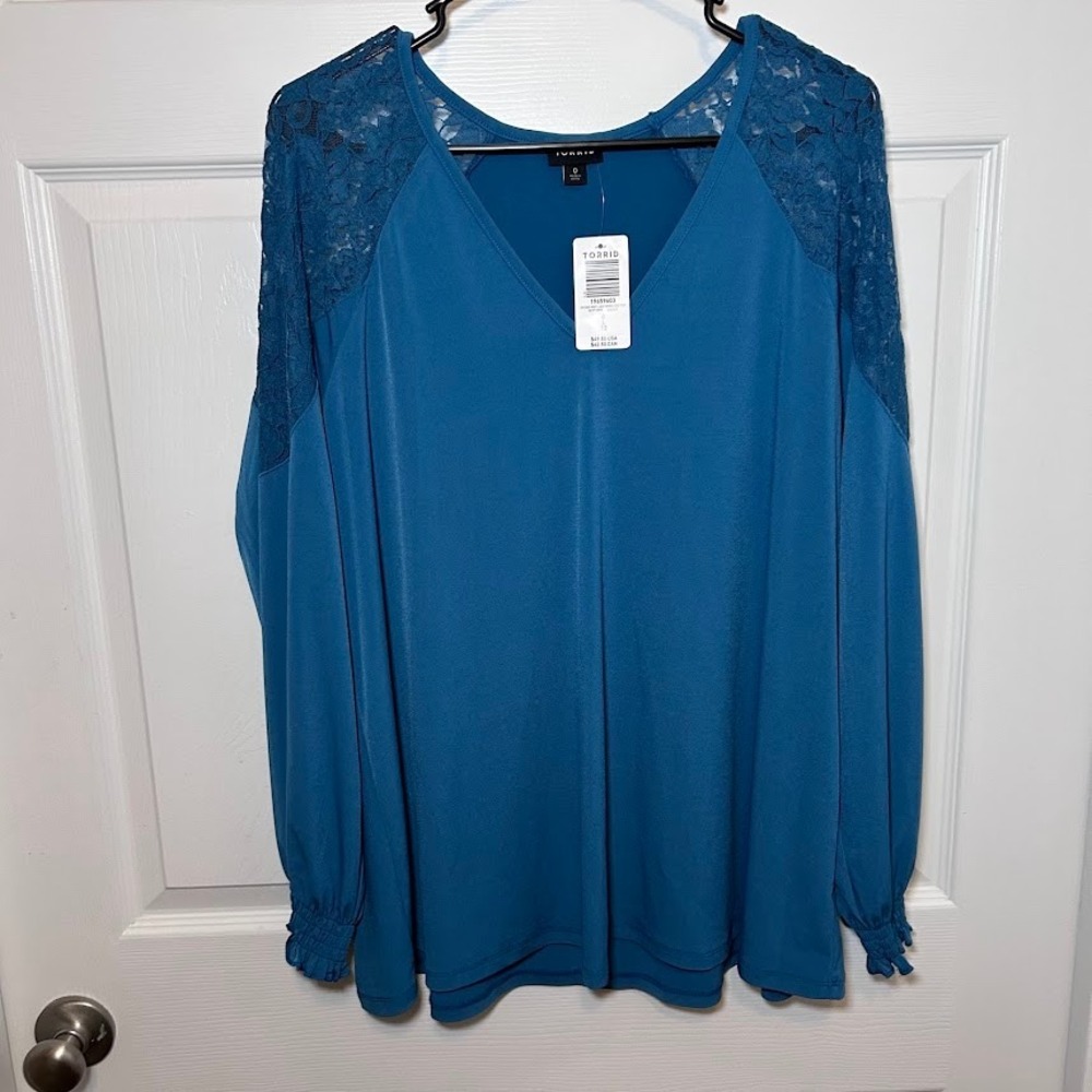 NWT Torrid Blue Studio Knit Lace Shoulder Top Women's Plus size 0 L12